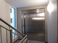 Treppenraum / Aufzug